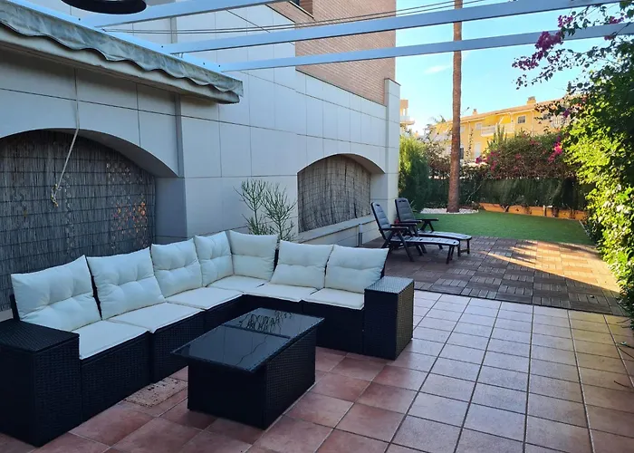 Jardin, Piscina Y Playa アパート *